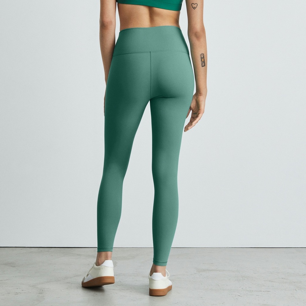 NWT Everlane Perform Leggings - Small